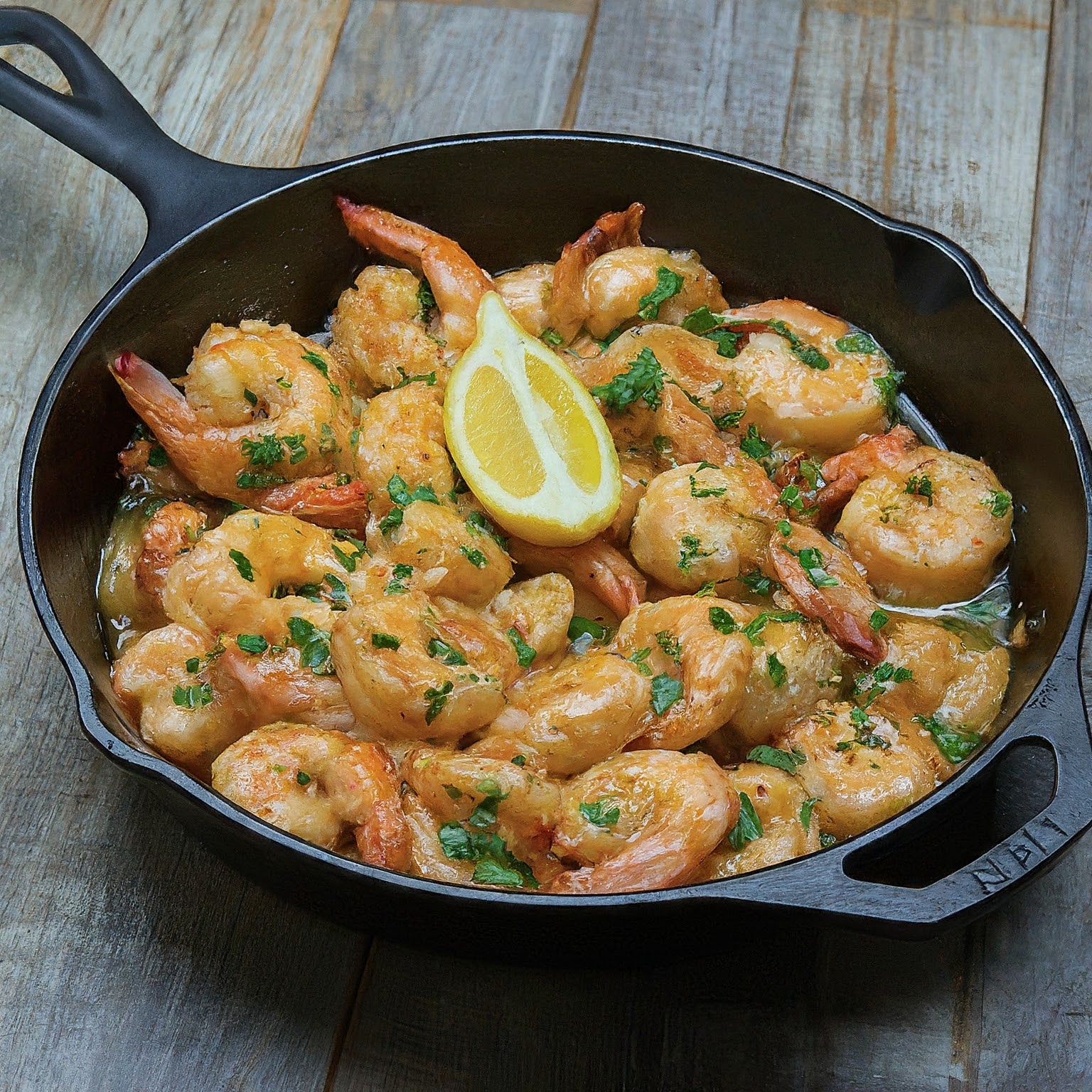 Quick and Flavorful: Garlic Shrimp Skillet